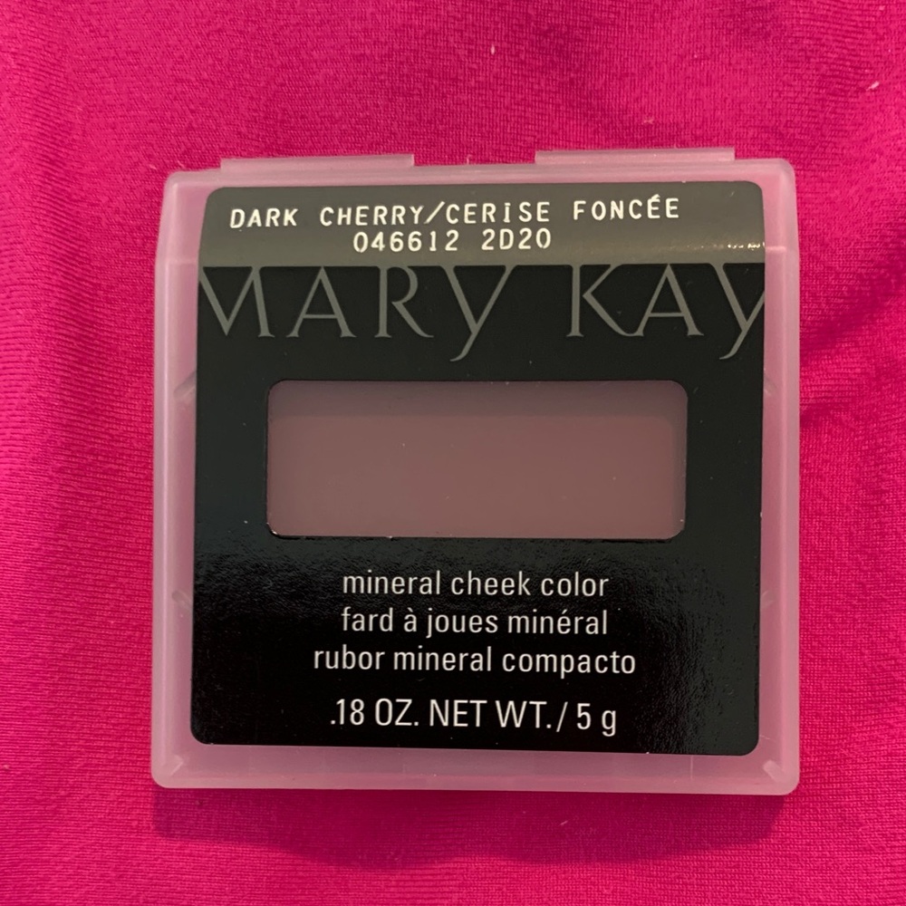 Mary Kay Mineral Cheek Color in Dark Cherry